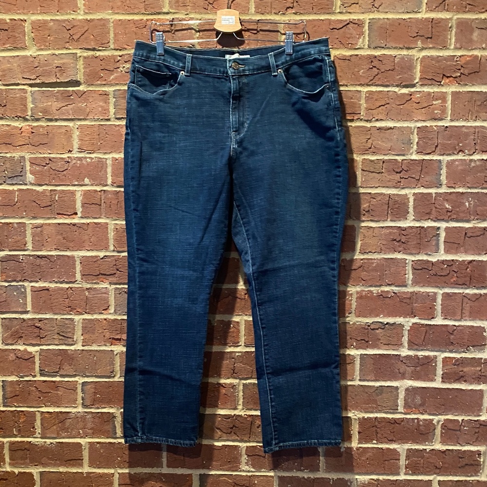 Levi's Classic straight  blue jeans 18 Short 34x28